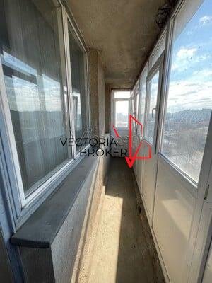 Colentina McDonalds, garsoniera et. 6, in bloc stradal, mixt